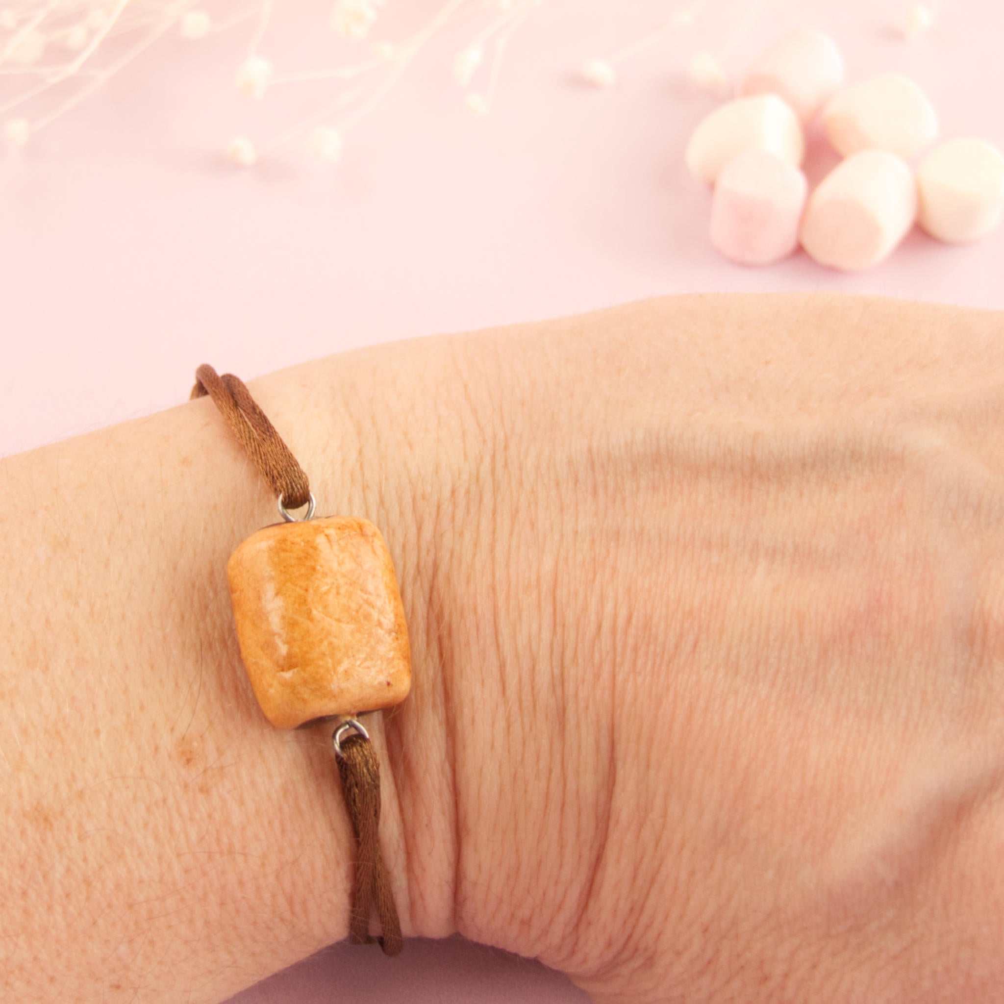 Bracelet pain au chocolat