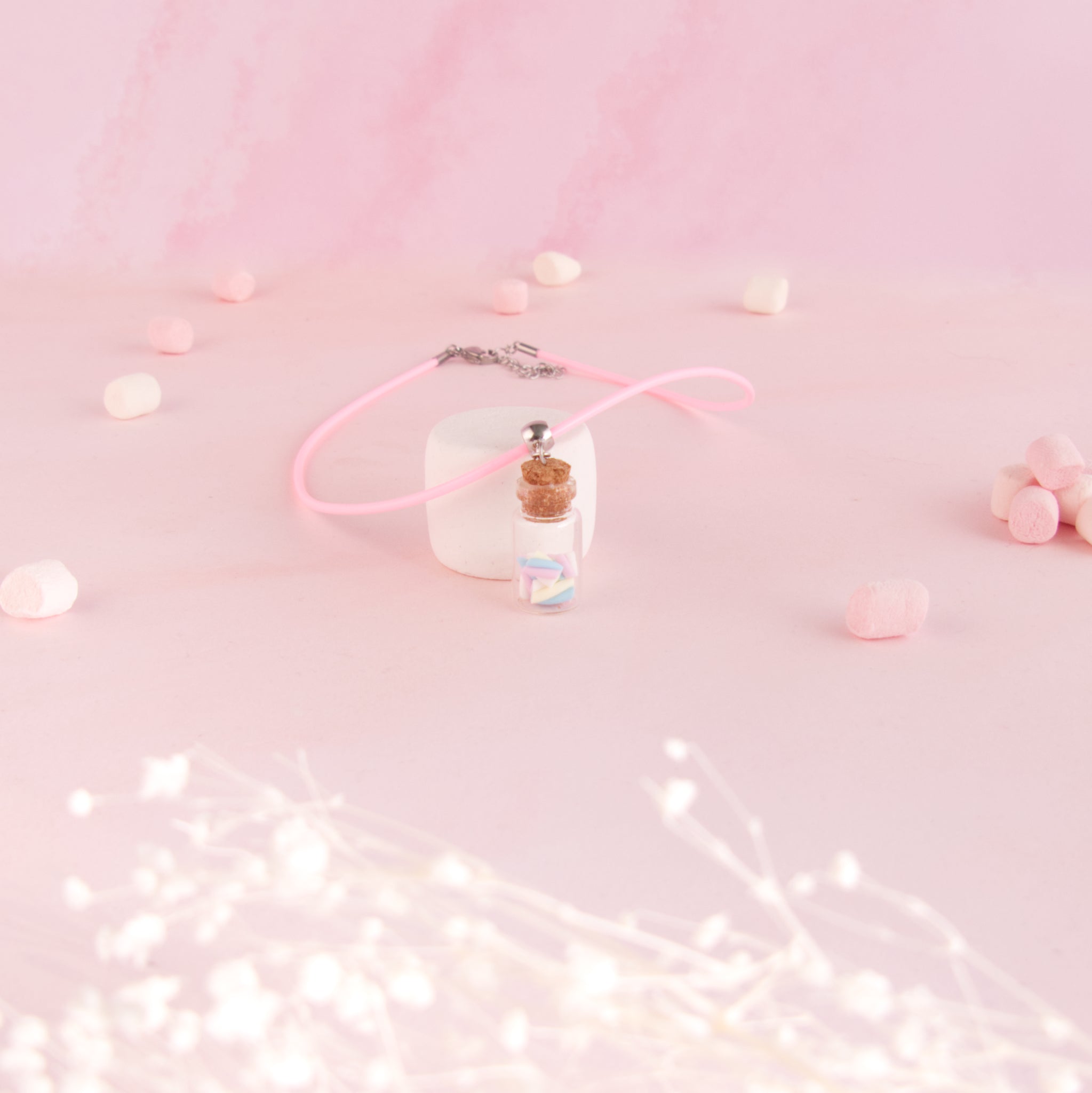 Collier Fiole en verre guimauve