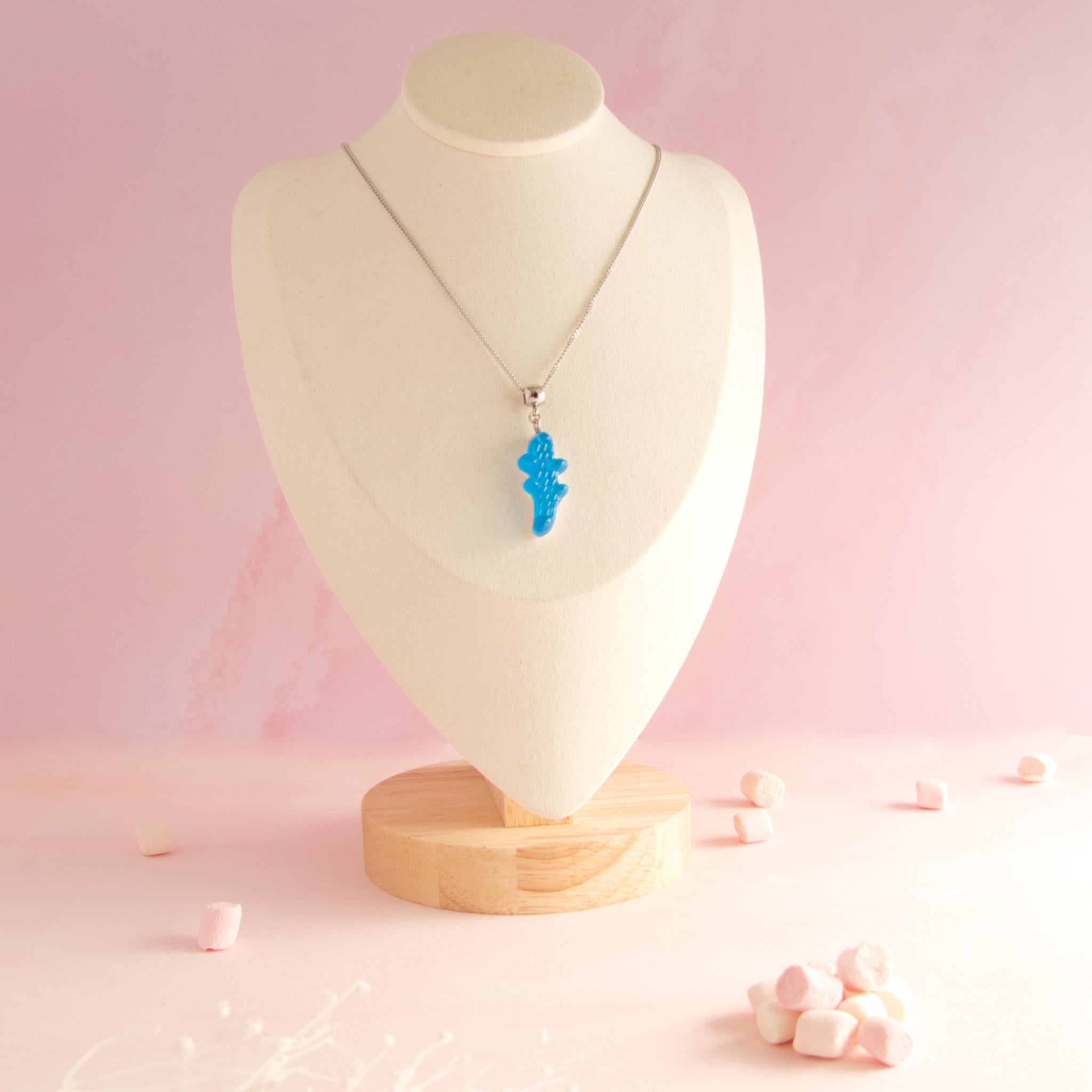 Collier bonbon crocodile en résine