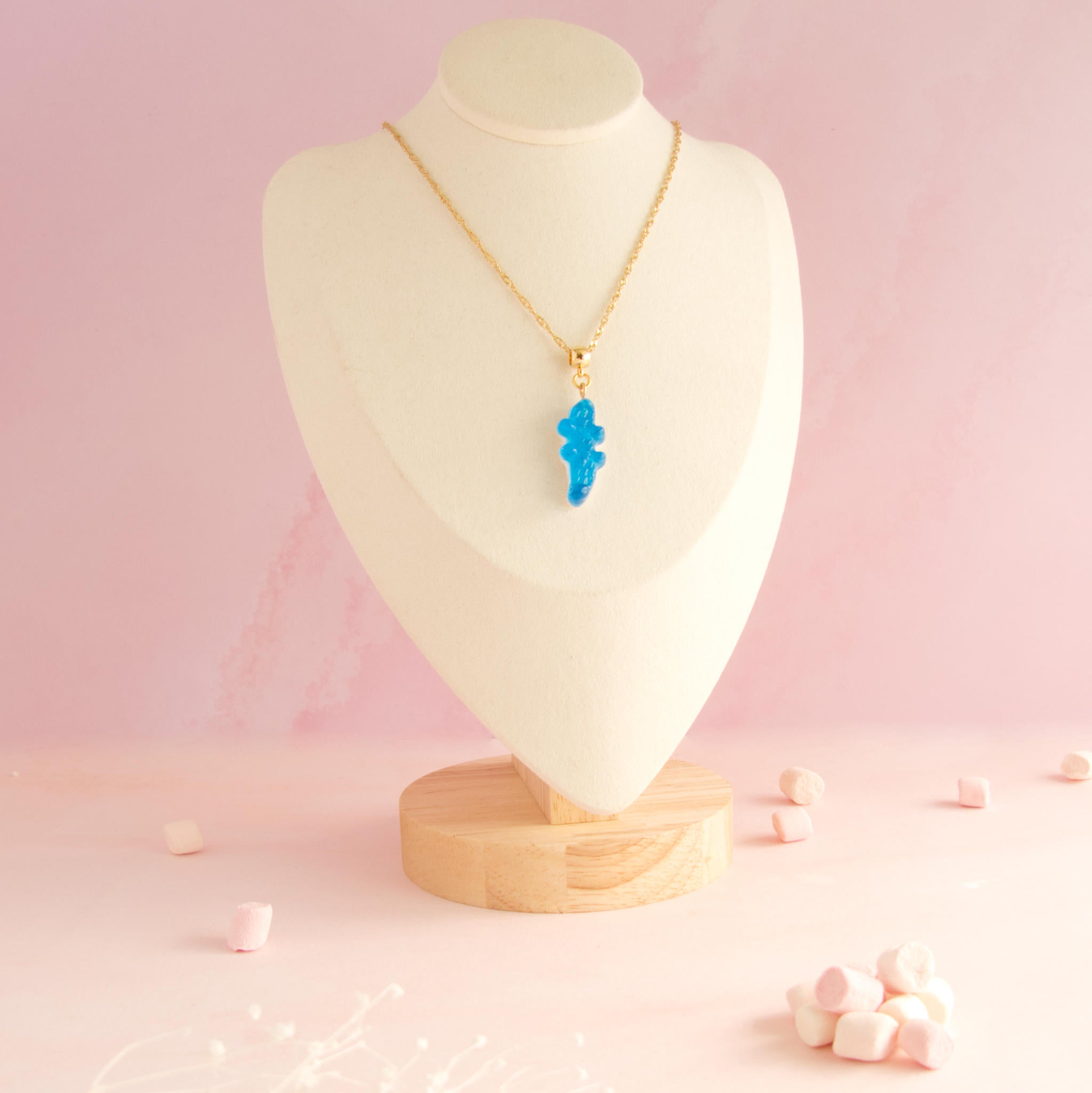 Collier bonbon crocodile en résine