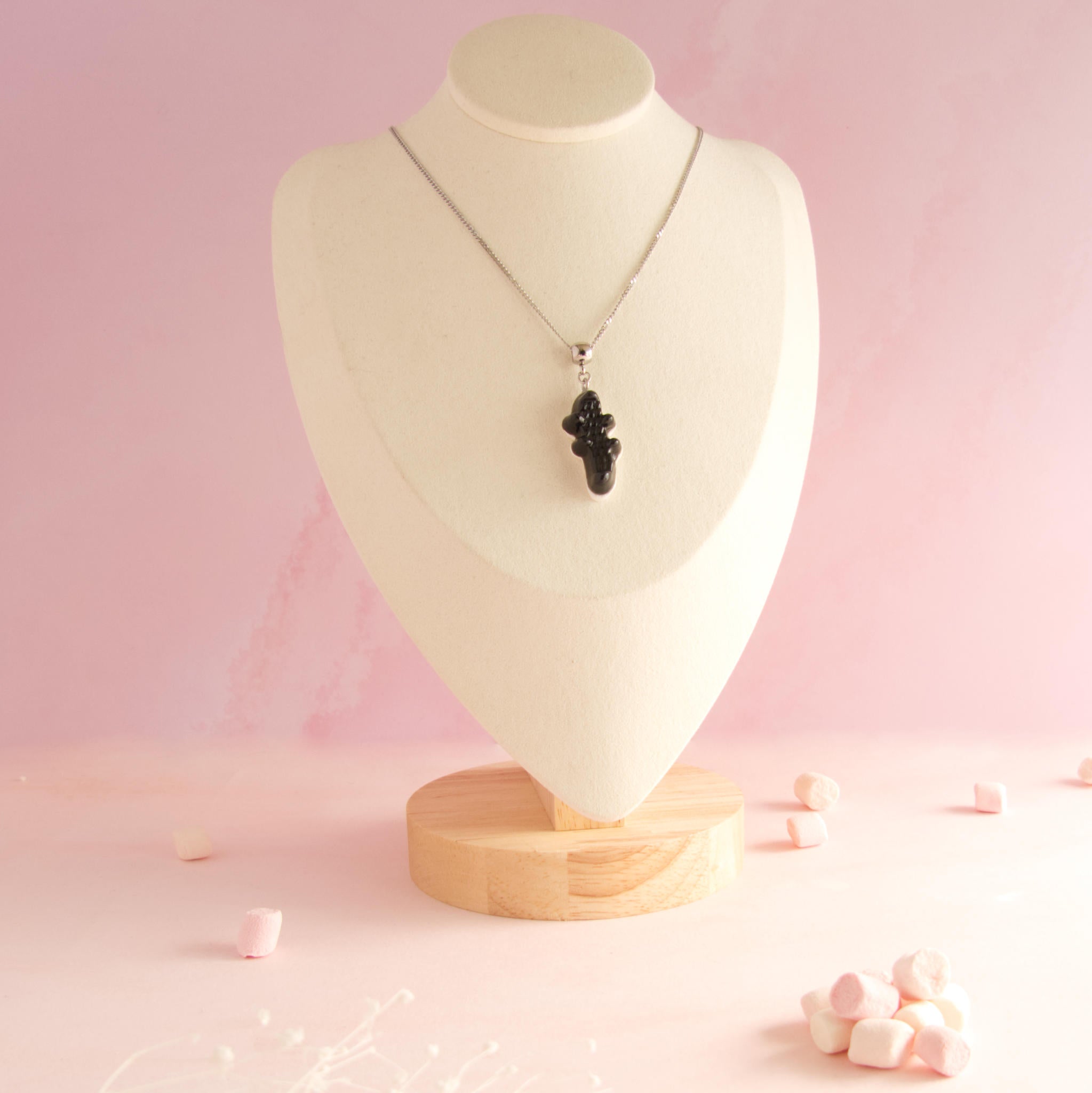 Collier bonbon crocodile en résine