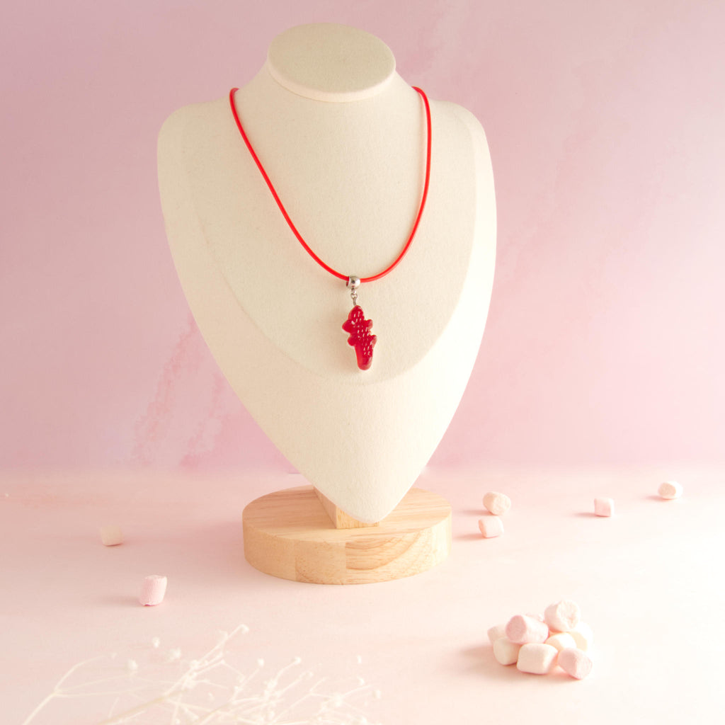 Collier bonbon crocodile en résine