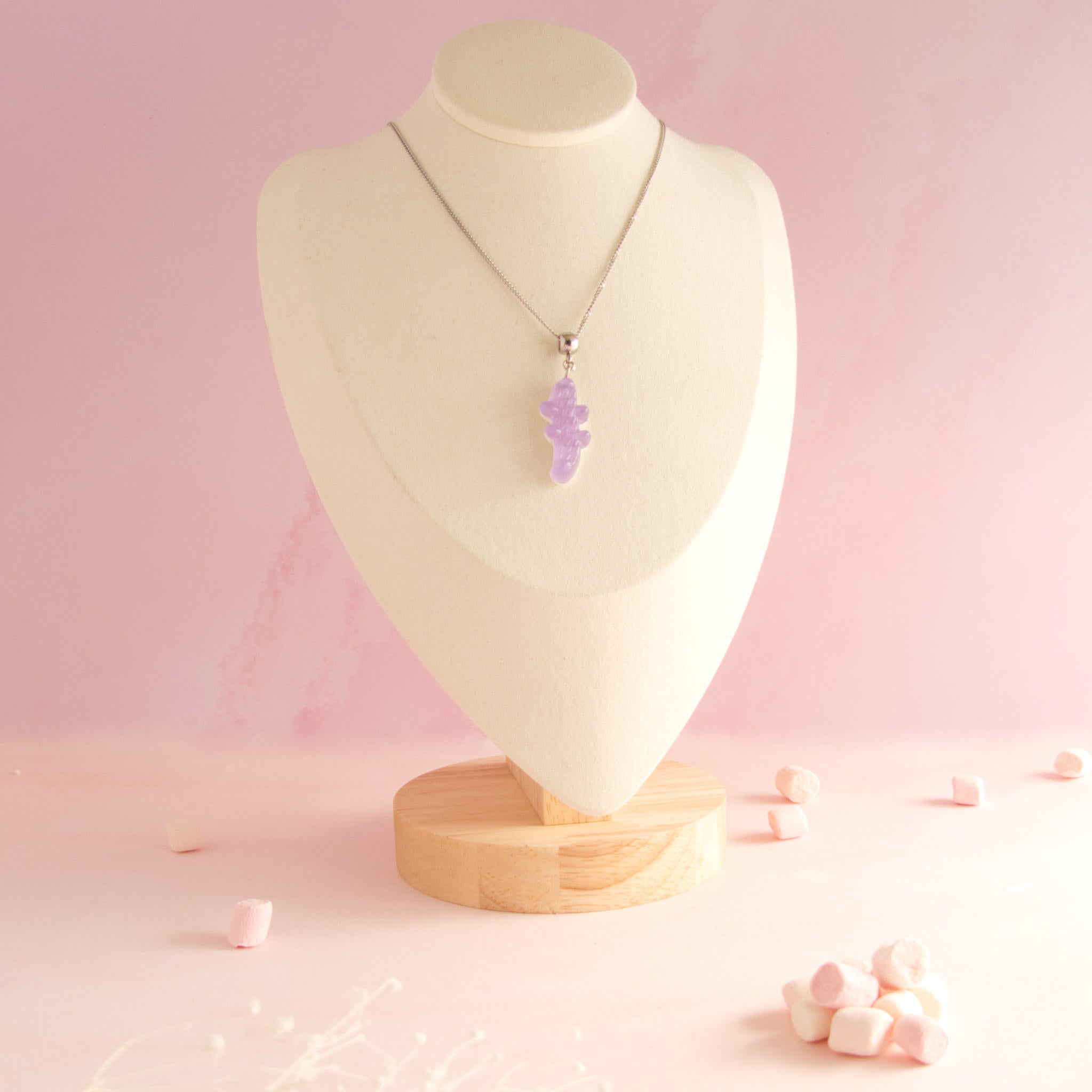 Collier bonbon crocodile en résine