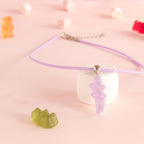 Collier bonbon crocodile en résine