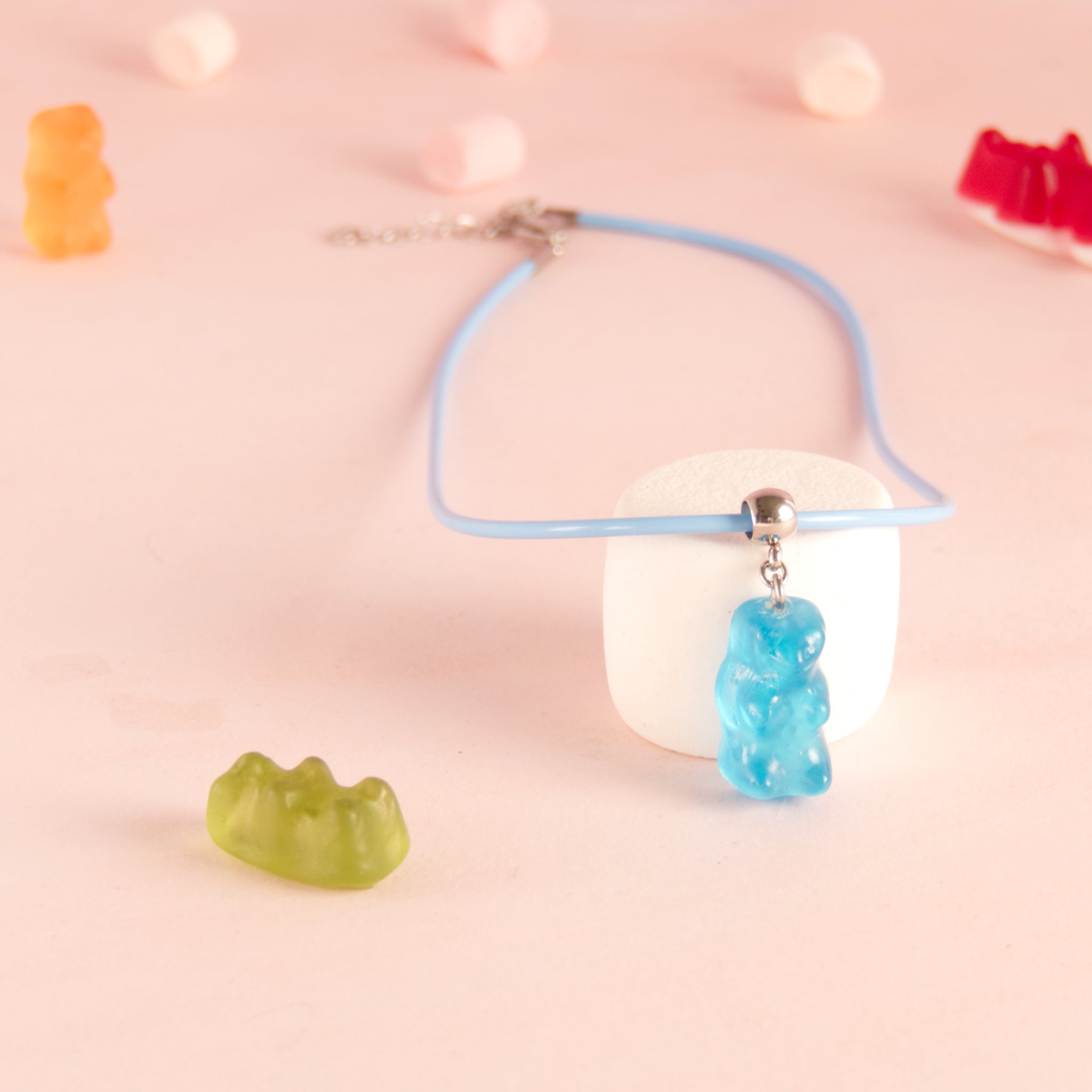 Collier bonbon nounours résine