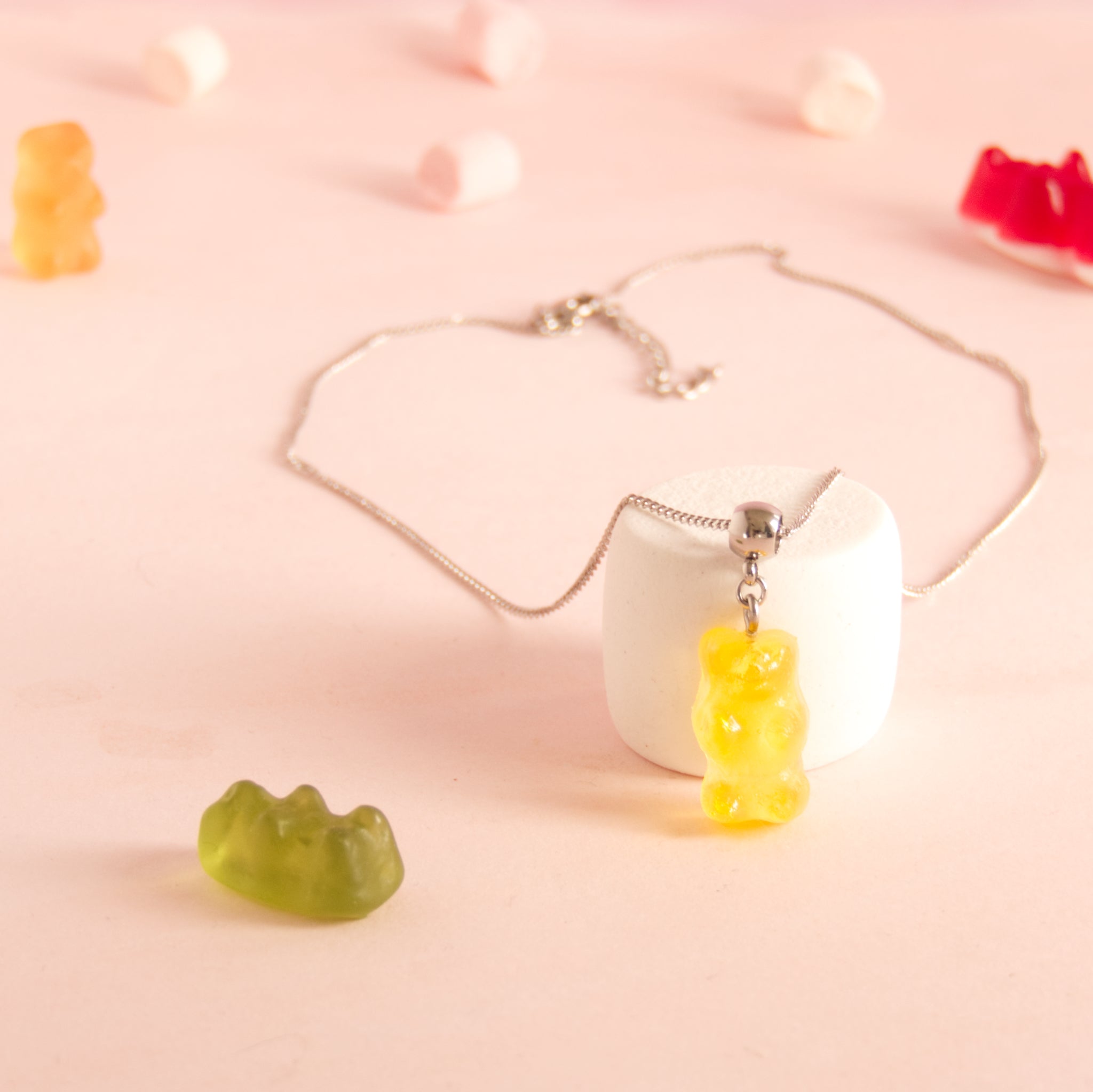 Collier bonbon nounours résine