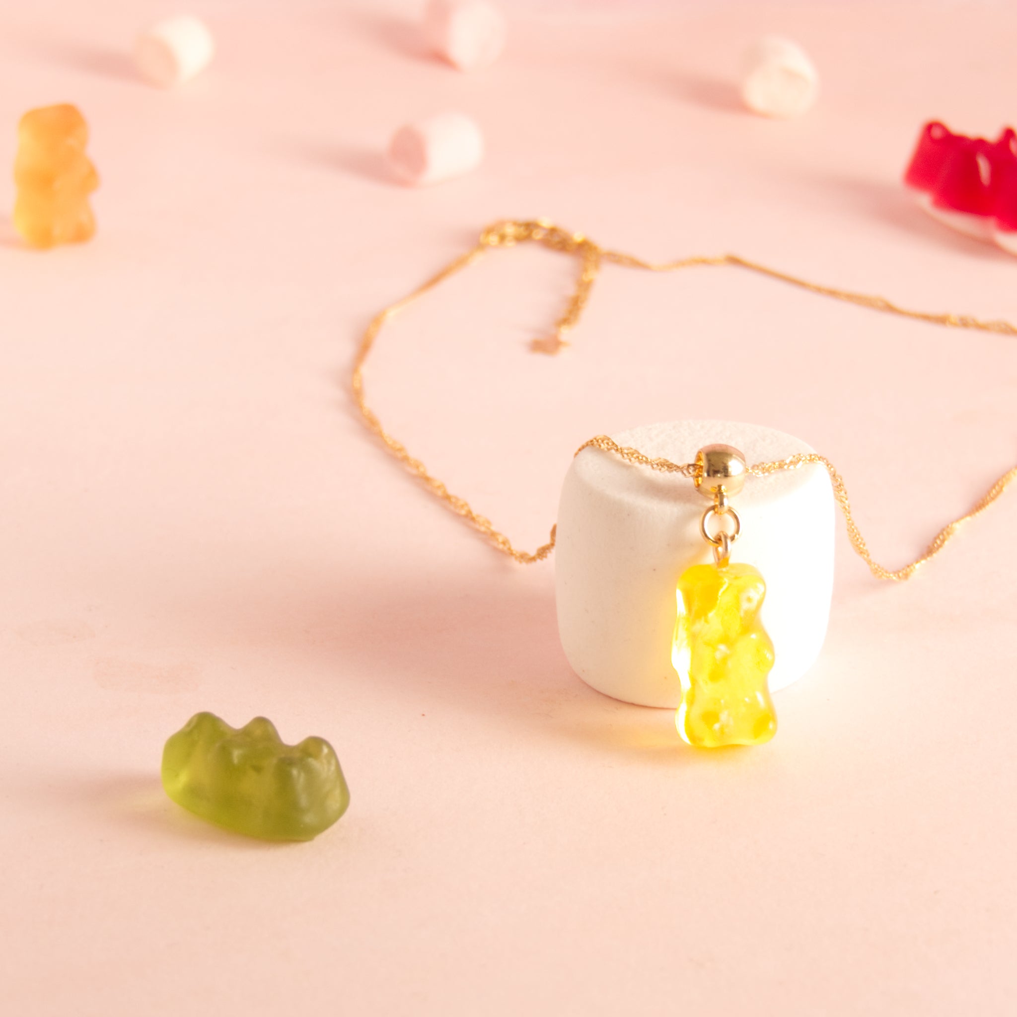 Collier bonbon nounours résine