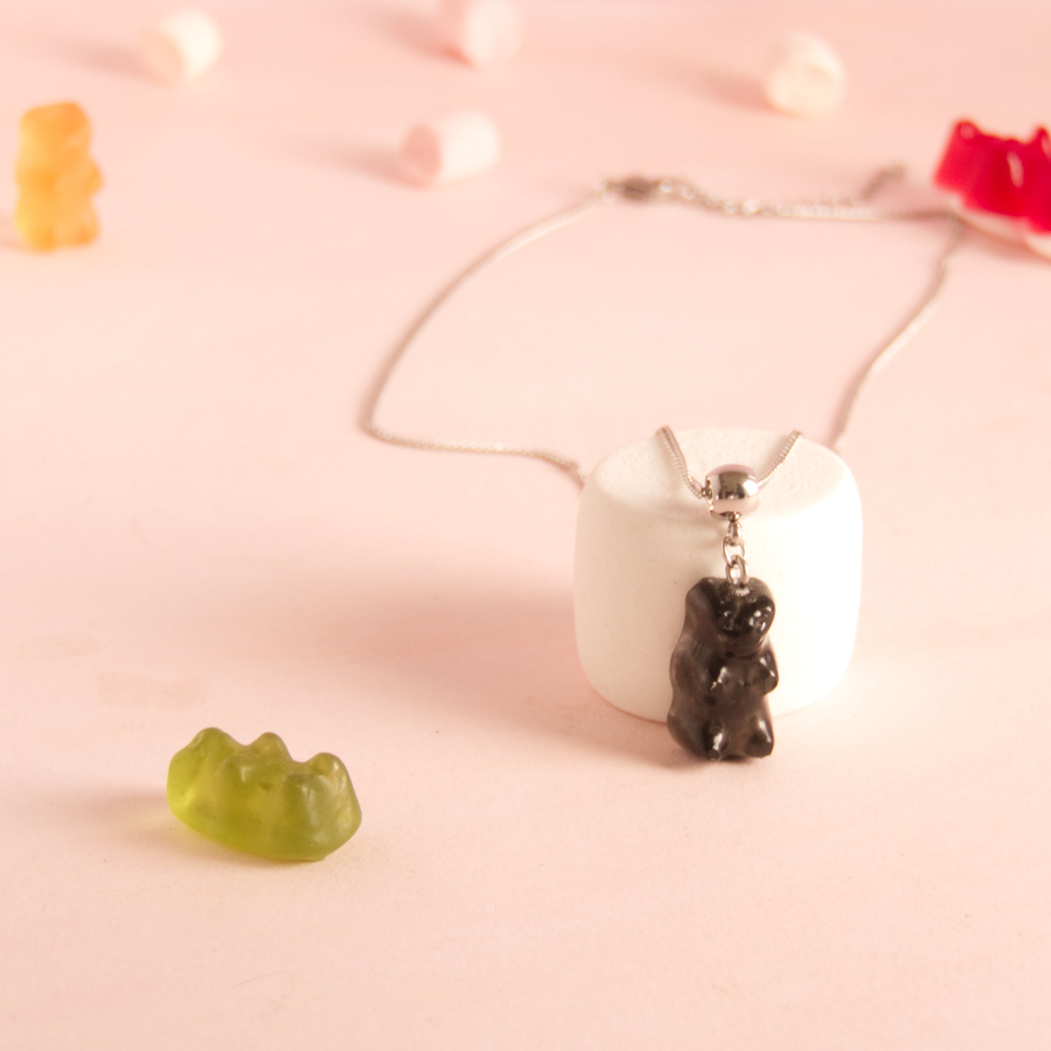 Collier bonbon nounours résine