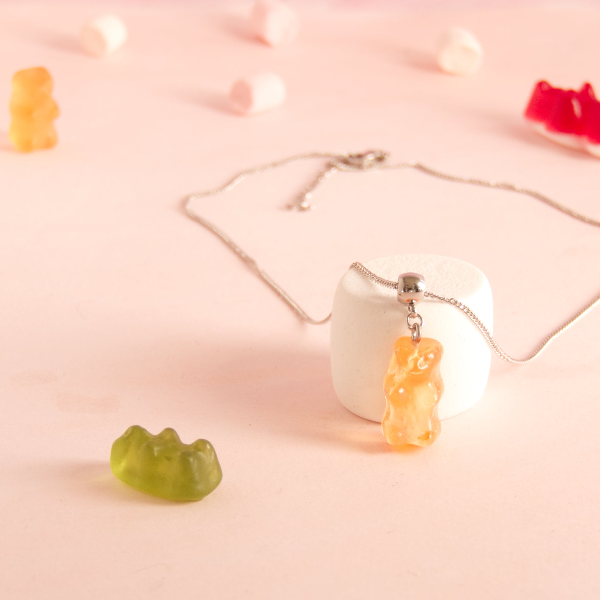 Collier bonbon nounours résine