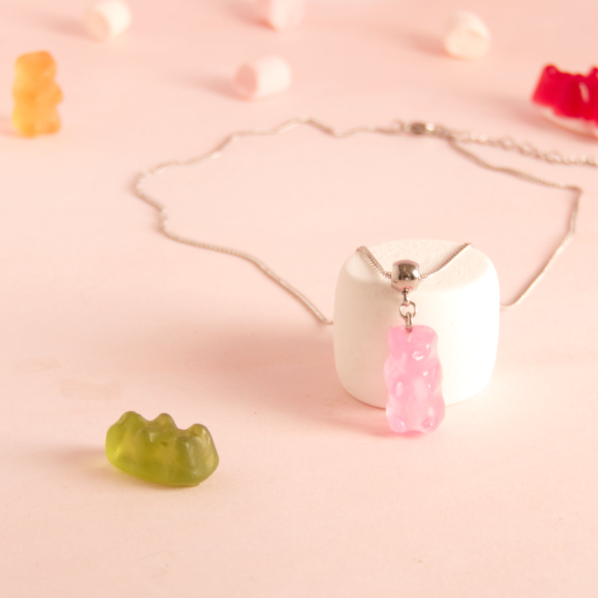 Collier bonbon nounours résine