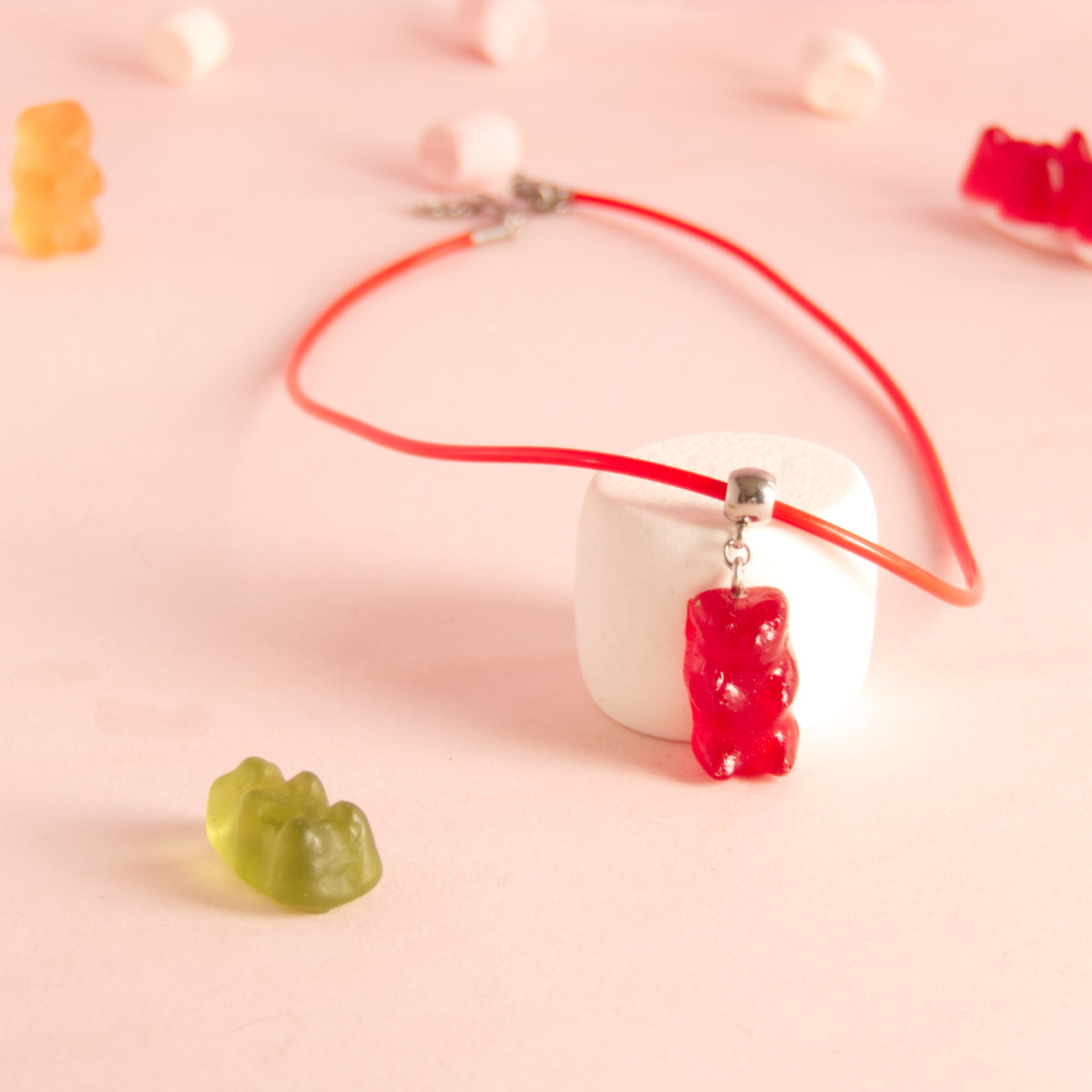 Collier bonbon nounours résine