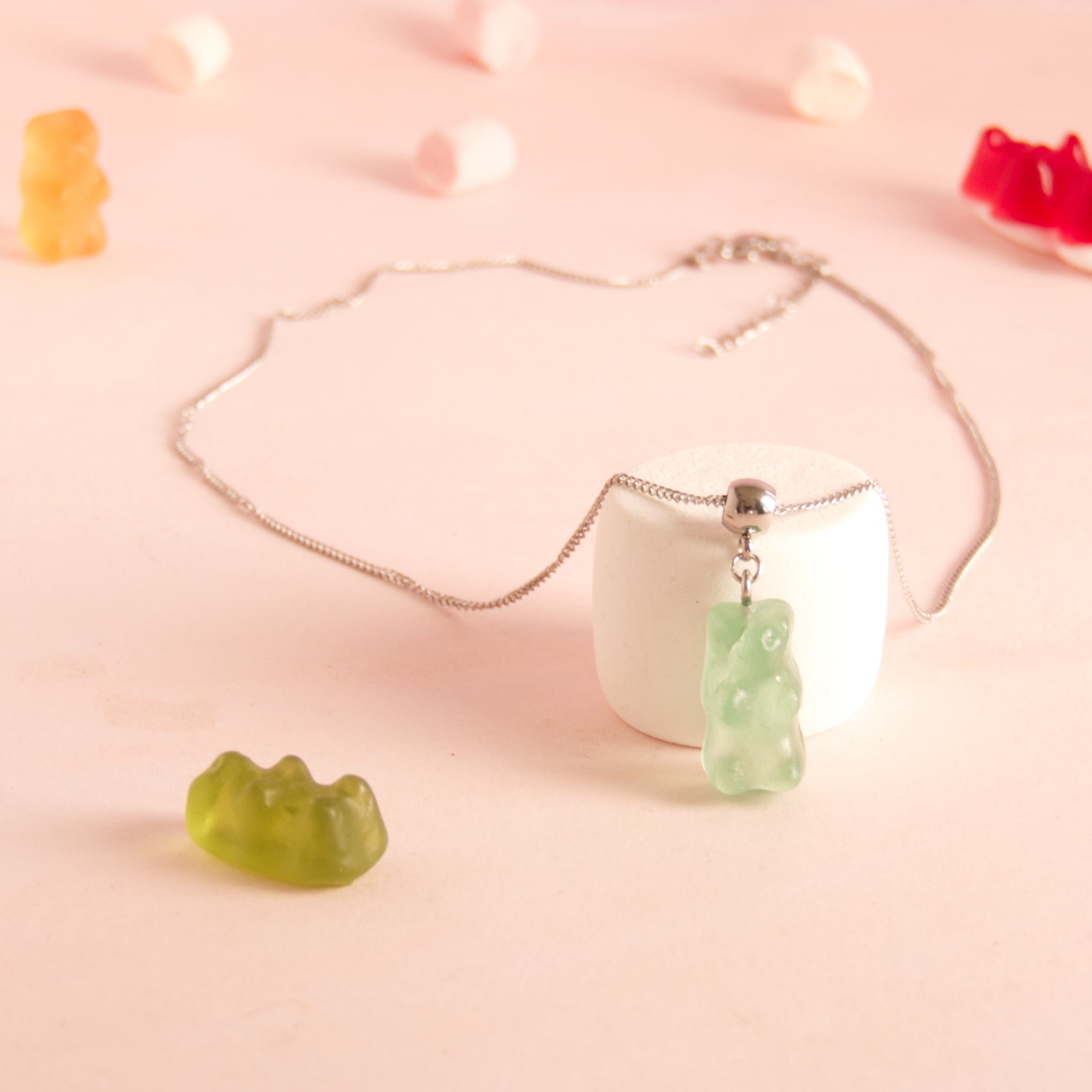 Collier bonbon nounours résine