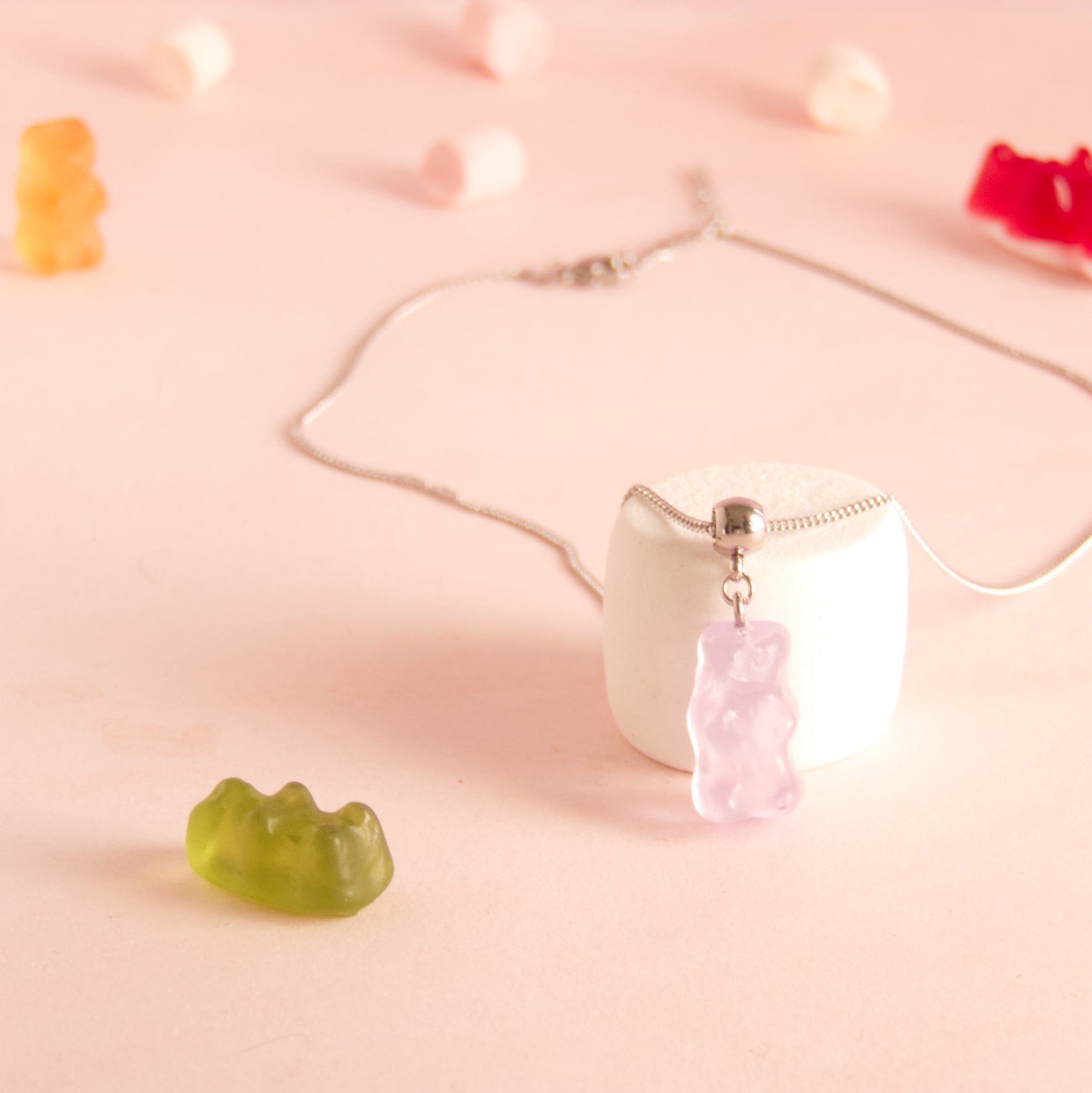 Collier bonbon nounours résine