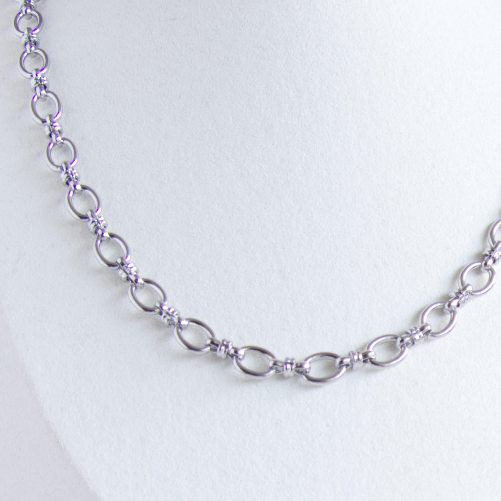 Collier à composer soi-même avec charms interchangeables