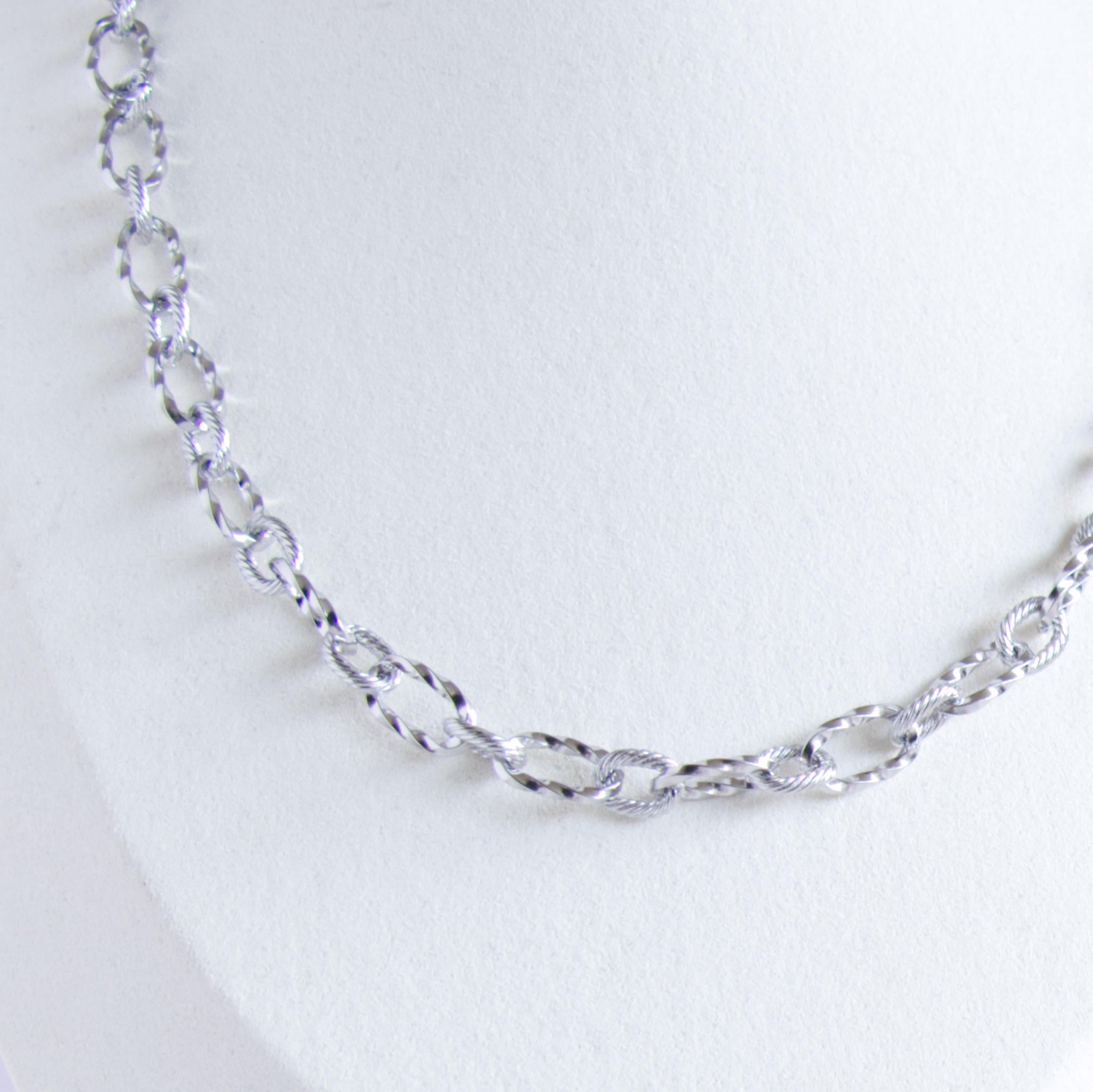 Collier à composer soi-même avec charms interchangeables