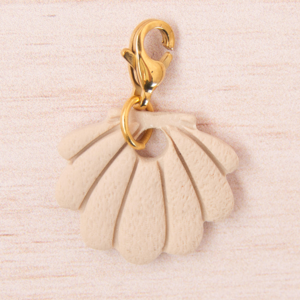 coquillage fimo beige doré