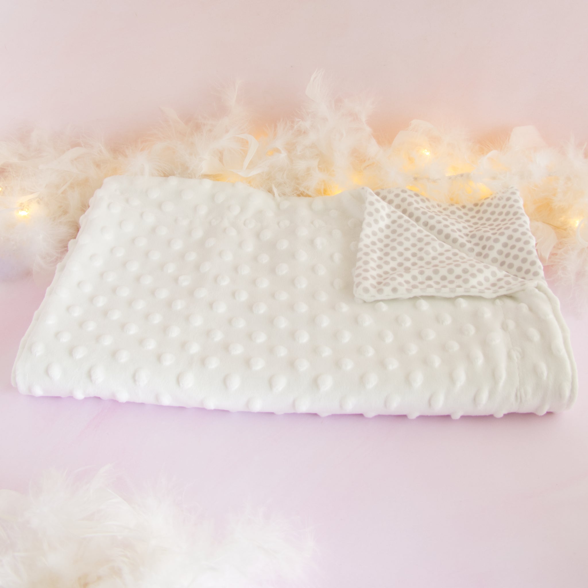Coffret naissance veilleuse bébé avec couverture et doudou