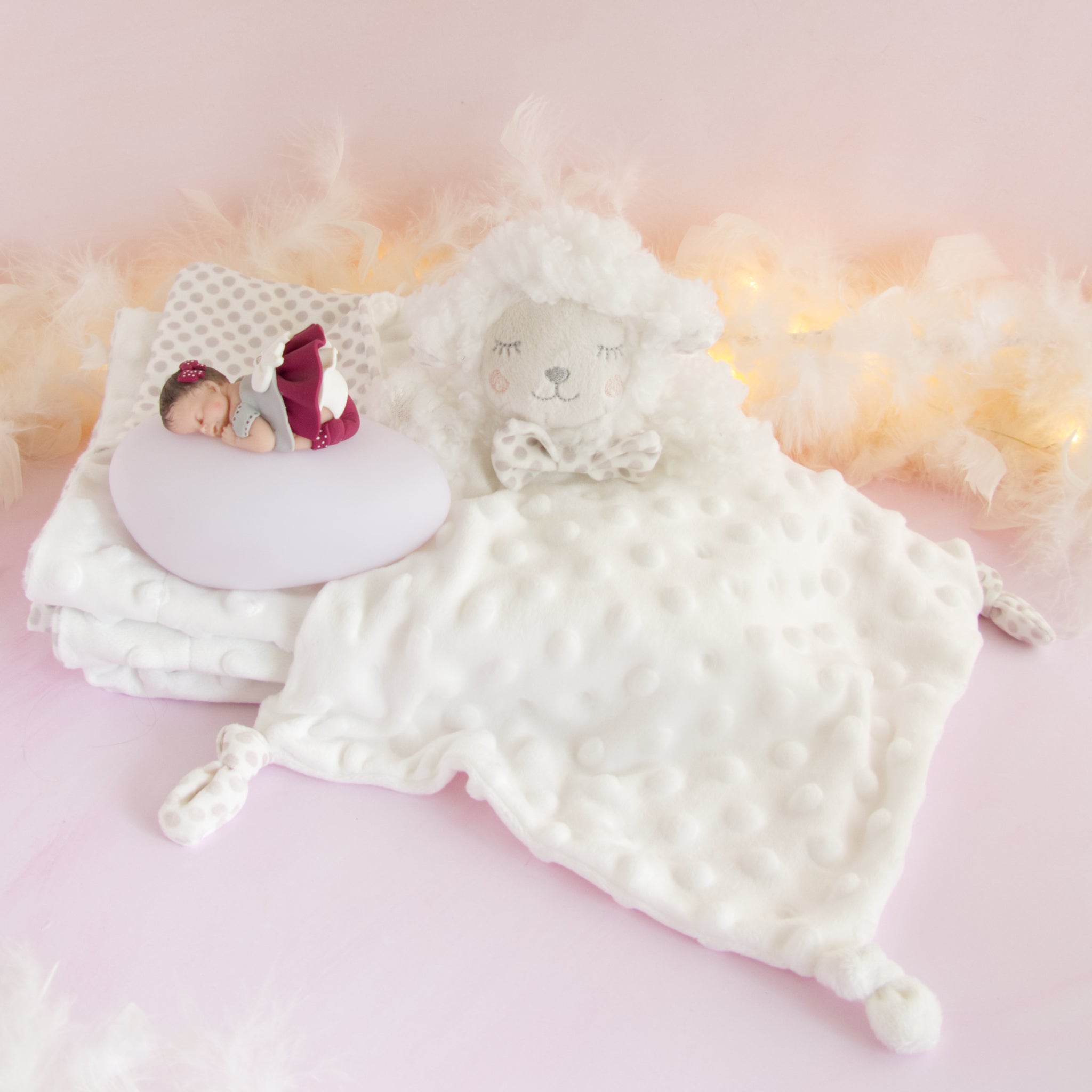 couverture et doudou blanc veilleuse bordeaux