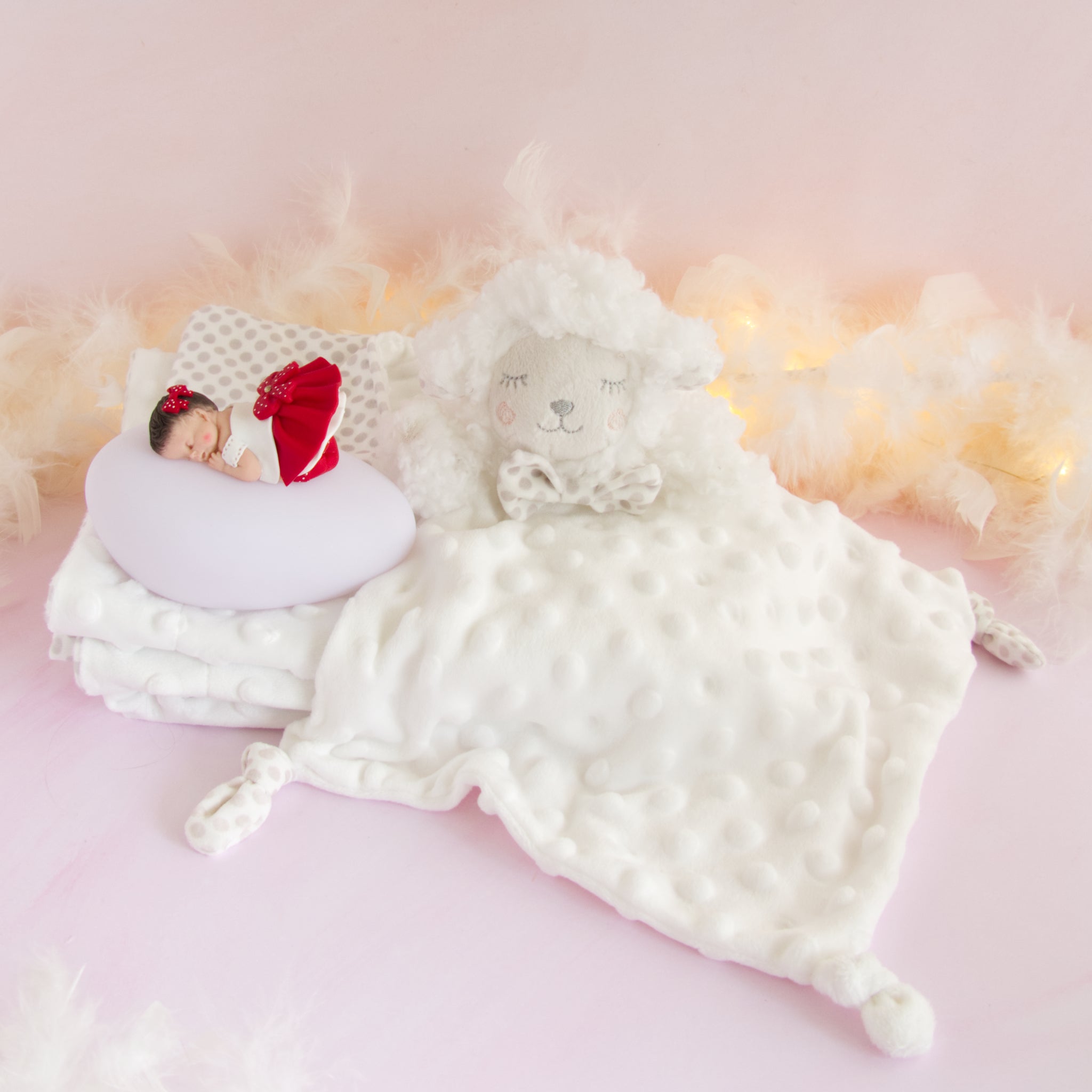 couverture et doudou blanc veilleuse rouge