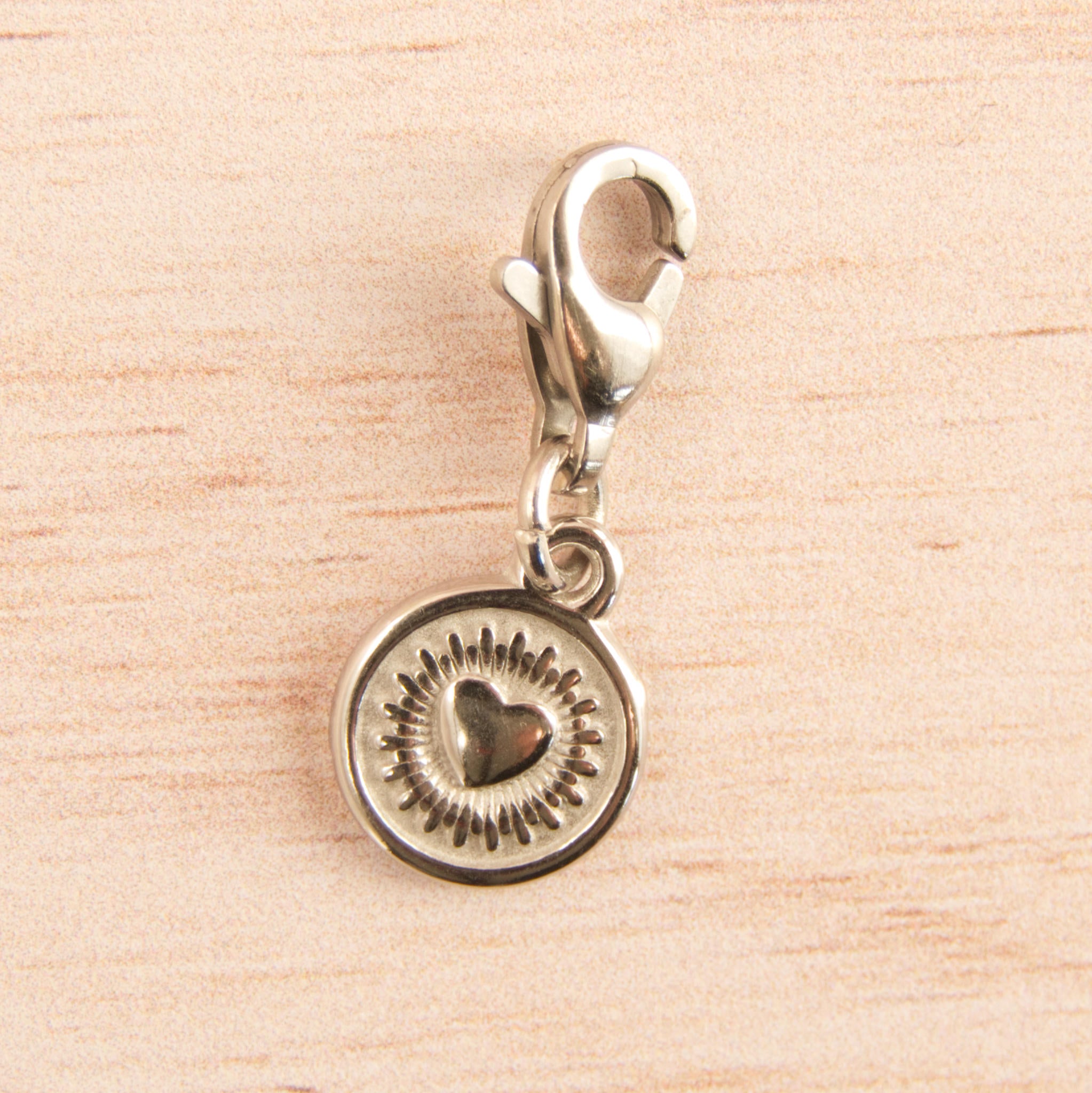 médaille rond coeur argenté