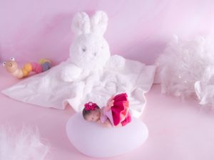 coffret bébé veilleuse fille framboise avec doudou lapin pois rose