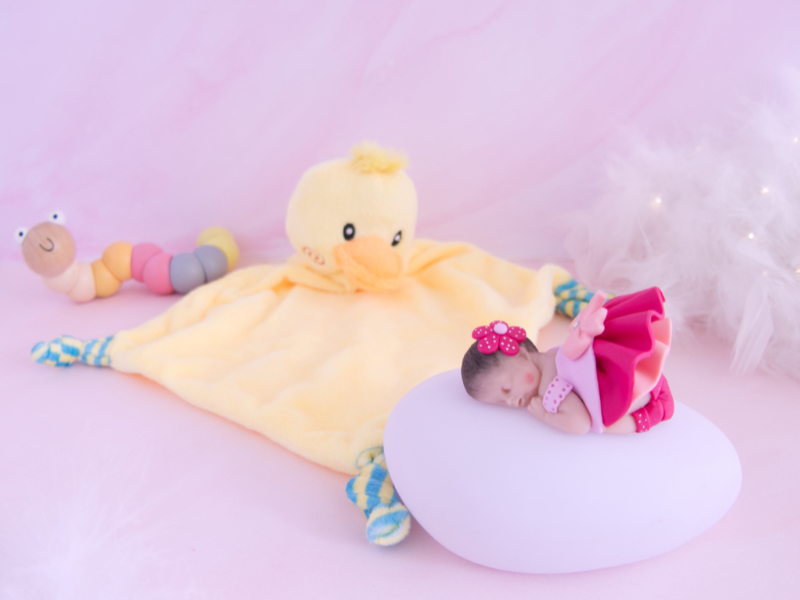 coffret bébé veilleuse fille framboise avec doudou canard jaune