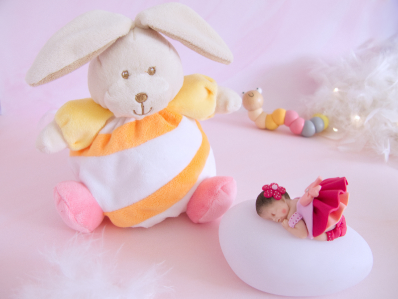 coffret bébé veilleuse fille framboise avec doudou lapin orange et rose