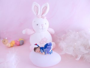 coffret veilleuse bébé fille marinière avec lapin musical blanc et rose
