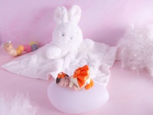 coffret veilleuse bébé fille orange avec doudou lapin blanc pois rose