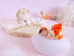 coffret veilleuse bébé fille orange avec doudou lion beige