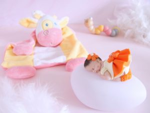coffret veilleuse bébé fille orange avec doudou vache rose et jaune