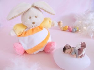 coffret veilleuse bébé fille rose antique avec doudou lapin orange et rose