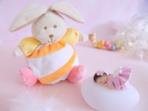 coffret veilleuse bébé fille rose avec doudou lapin orange et rose