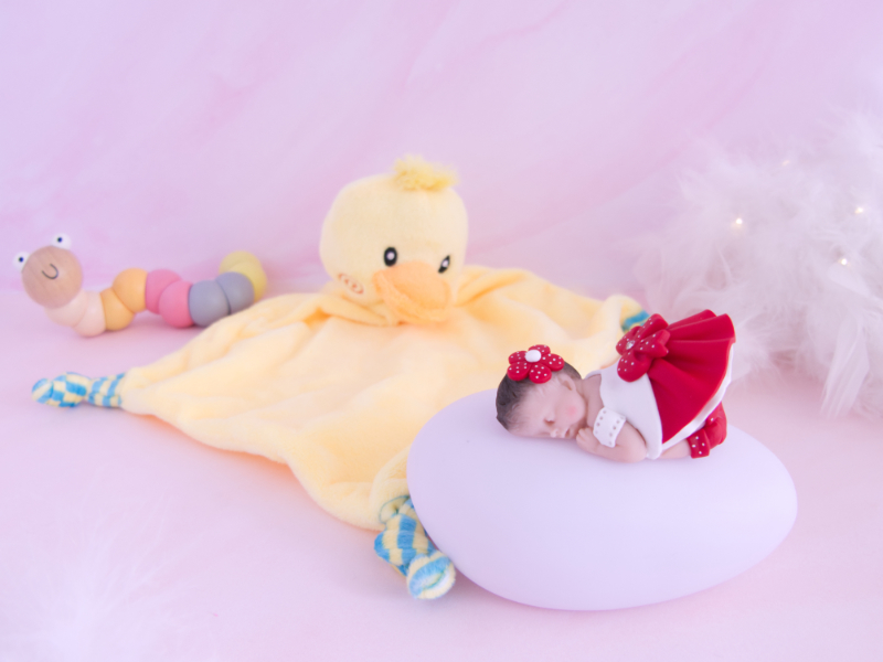 coffret veilleuse bébé fille rouge avec doudou canard jaune