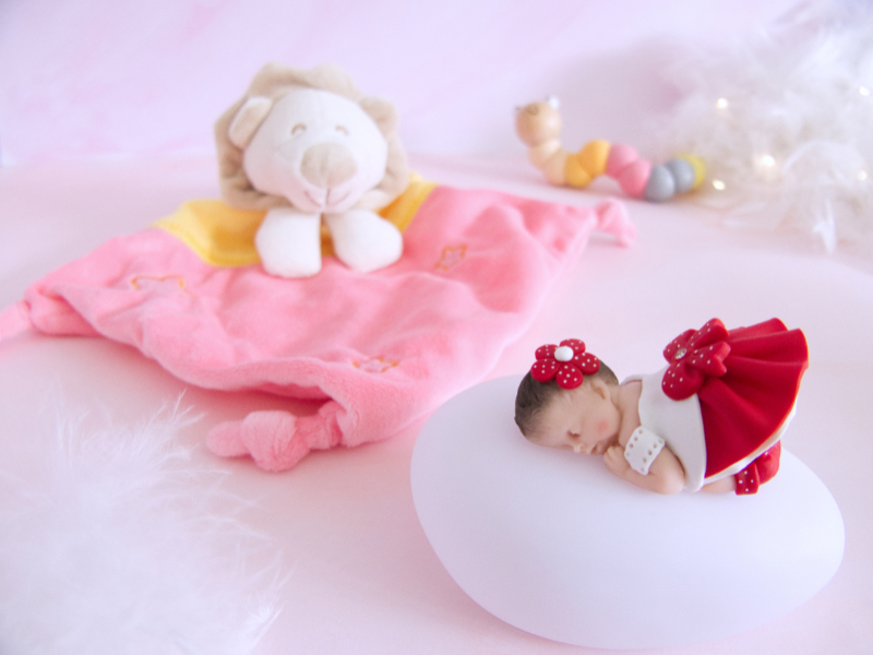 coffret veilleuse bébé fille rouge avec doudou lion rose