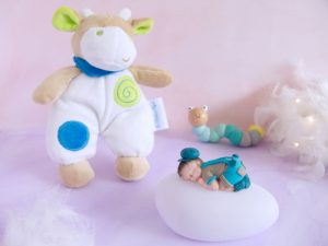 coffret veilleuse bébé garçon beige turquoise et doudou vache blanc bleu vert