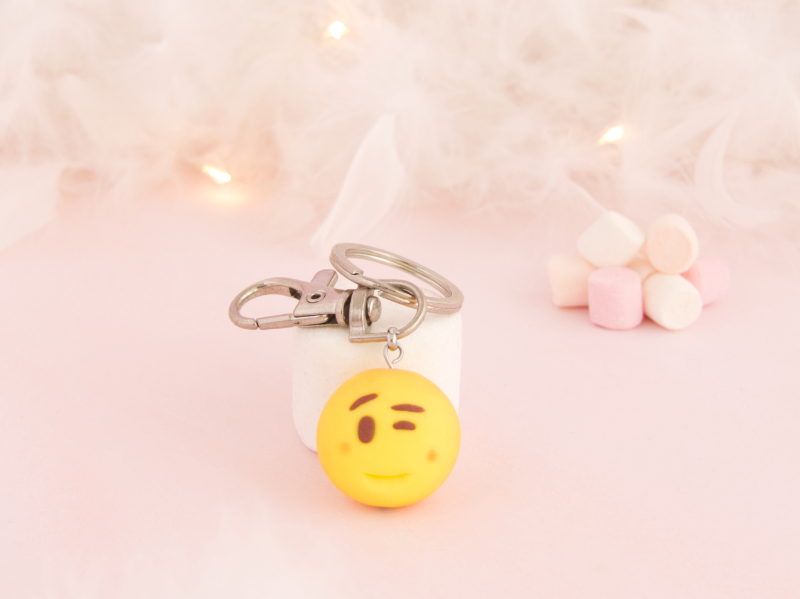 porte-clés Emoji clin d'oeil